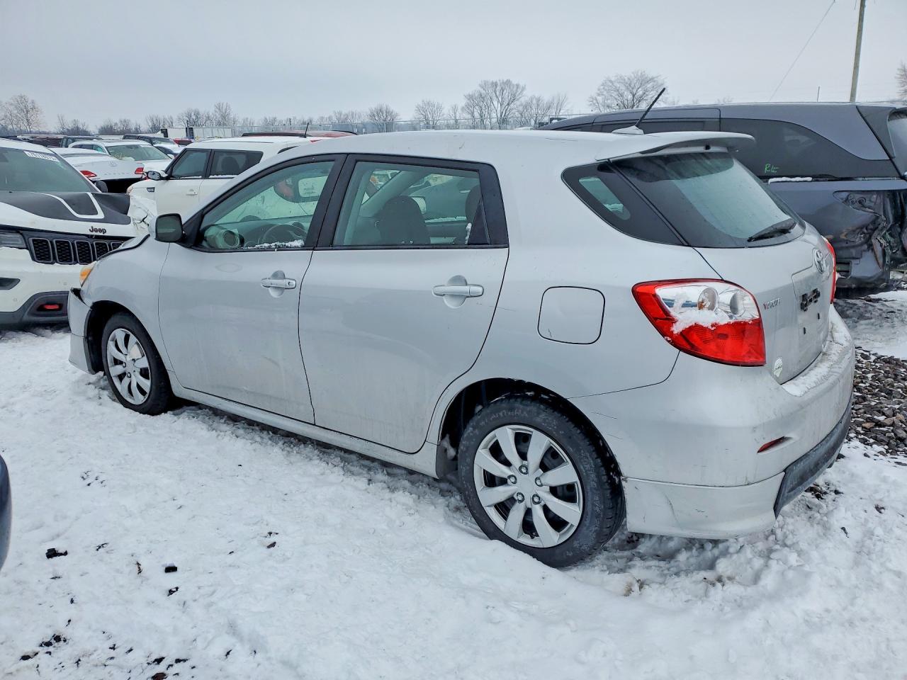 2010 TOYOTA COROLLA MATRIX S photo 2