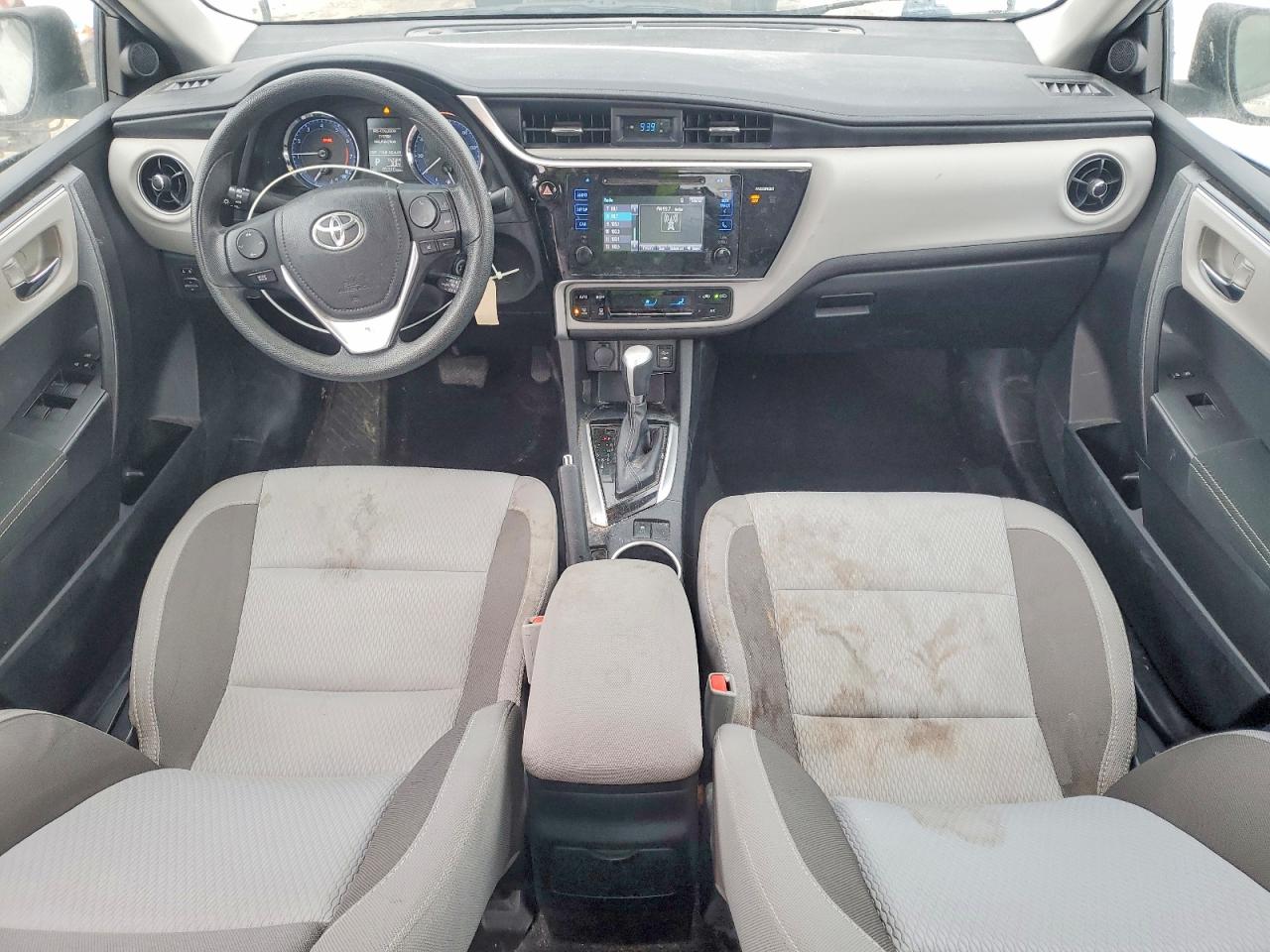 2017 TOYOTA COROLLA L photo 8