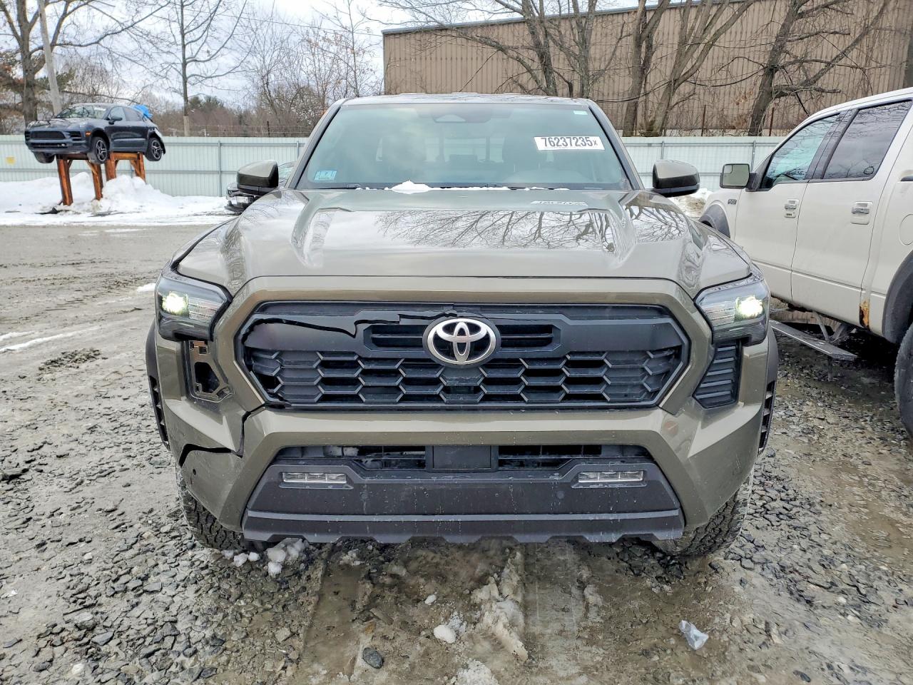 2025 TOYOTA TACOMA TRD OFF ROAD photo 9