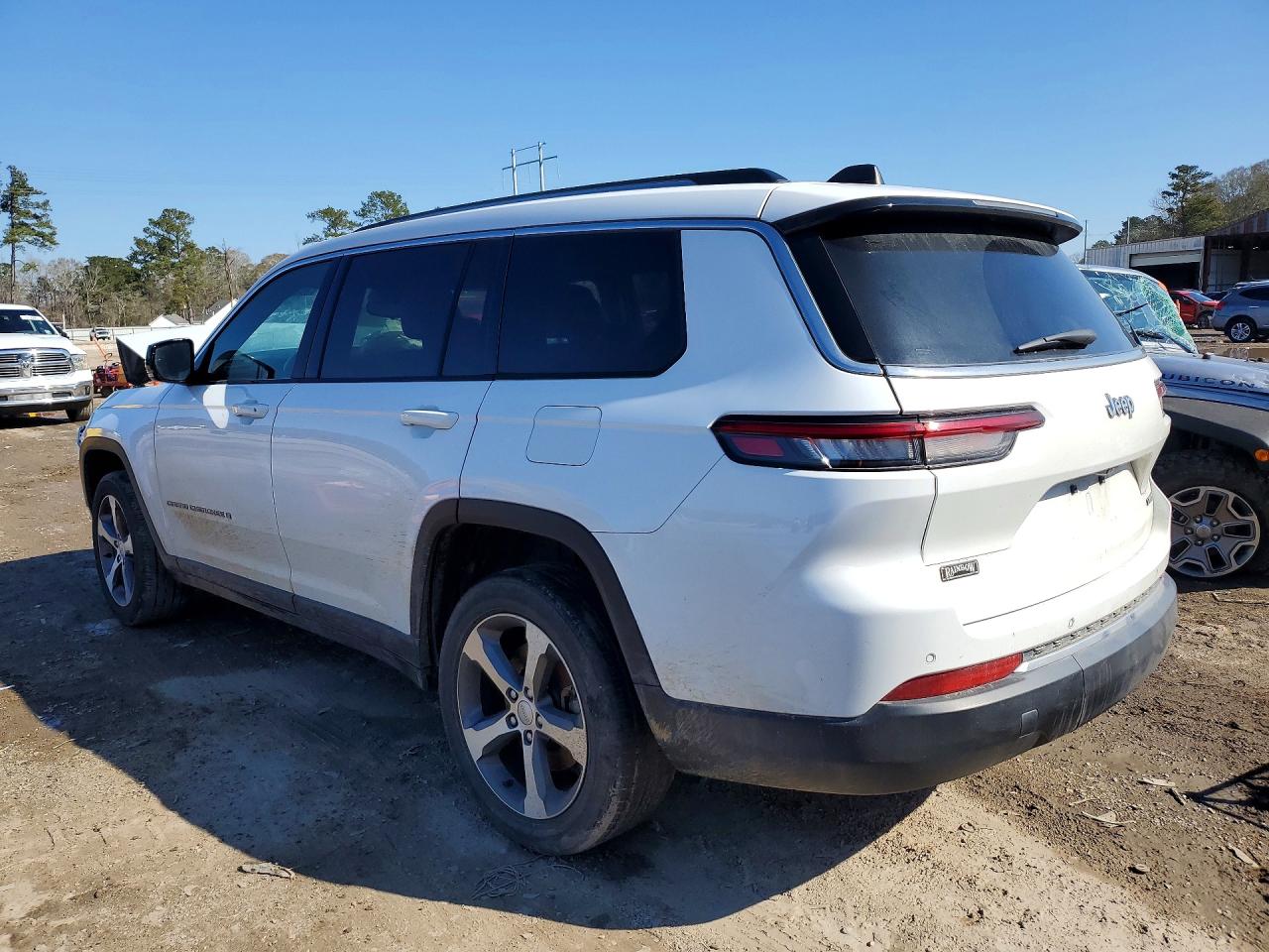 2023 JEEP GRAND CHEROKEE L LIMITED photo 3