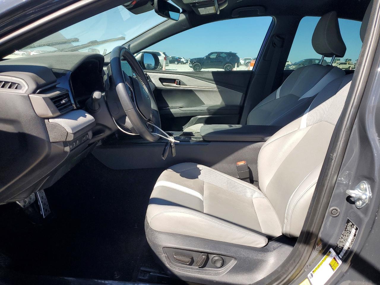 2025 TOYOTA CAMRY XSE photo 7