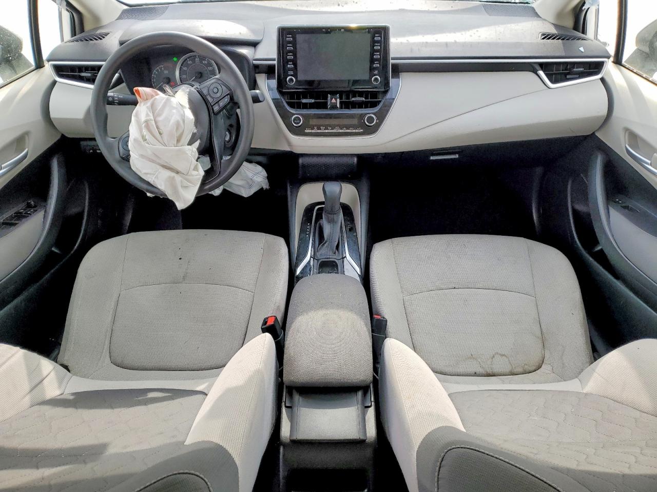 2020 TOYOTA COROLLA LE photo 8