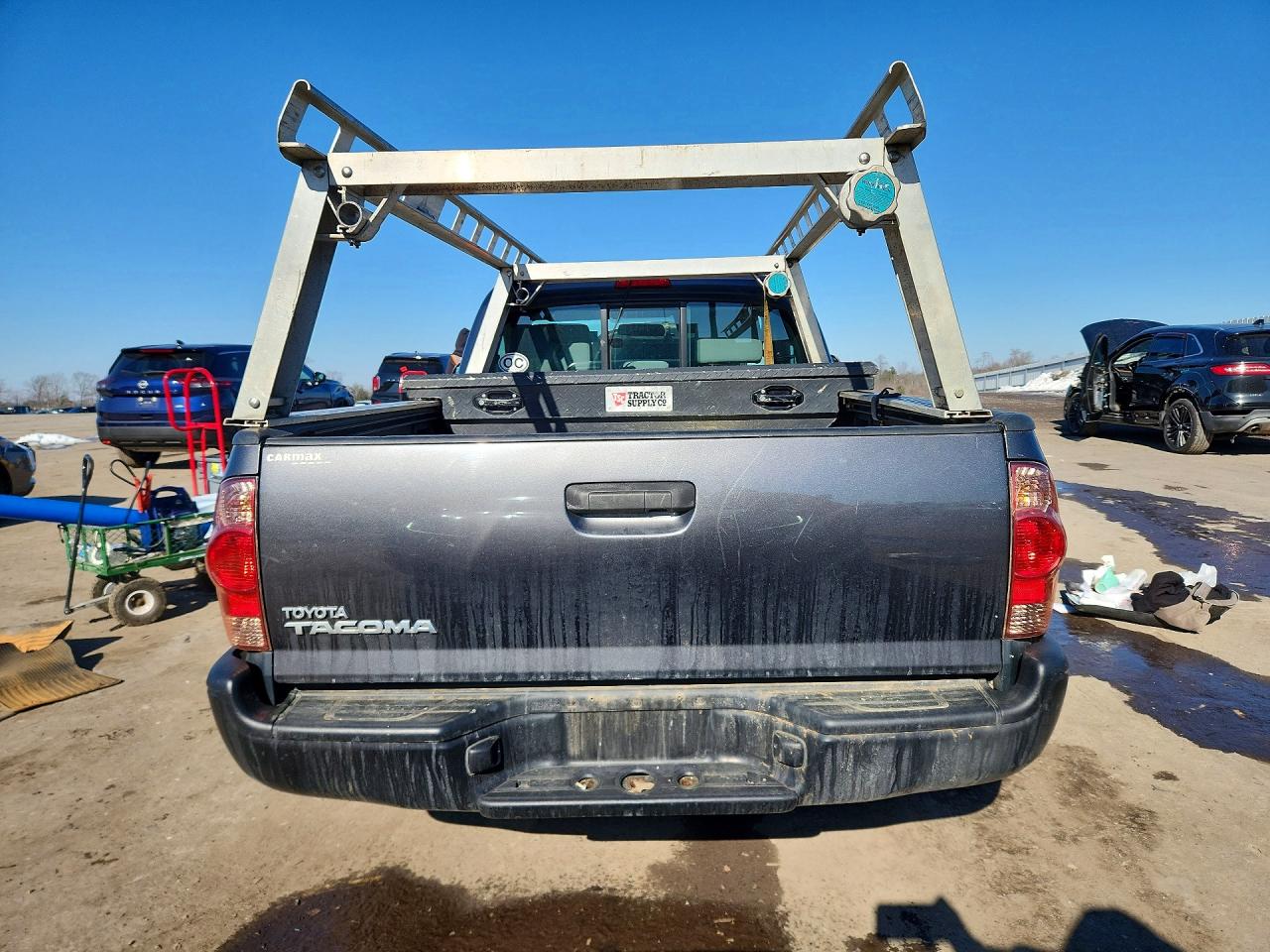 2012 TOYOTA TACOMA photo 11