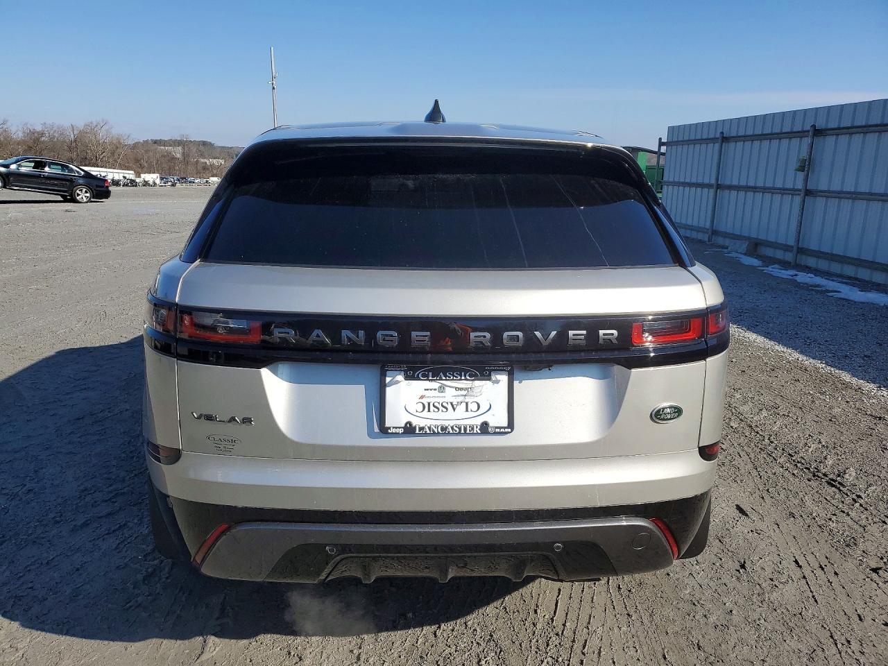 2018 LAND ROVER RANGE ROVER VELAR R-DYNAMIC SE photo 11