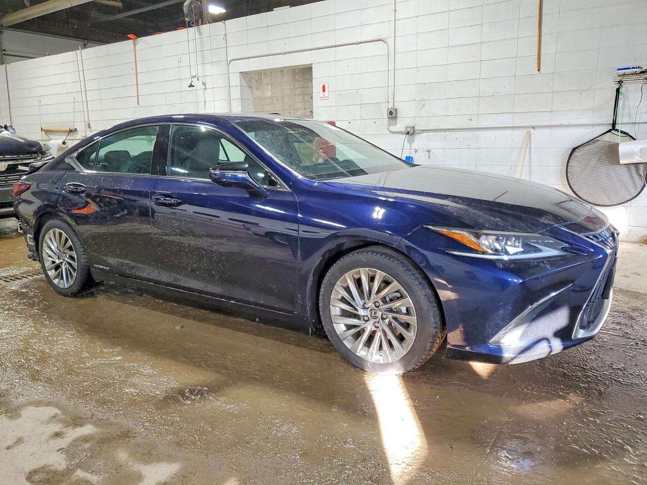 2022 LEXUS ES 300H BASE photo 4