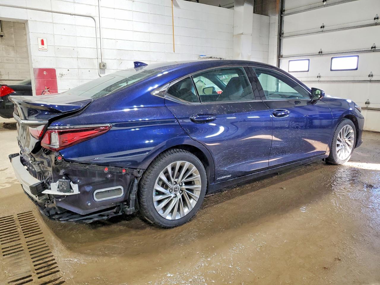 2022 LEXUS ES 300H BASE photo 3