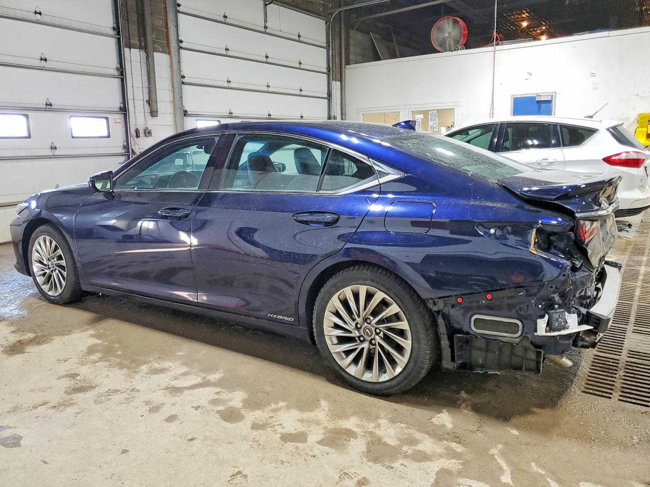 2022 LEXUS ES 300H BASE photo 2