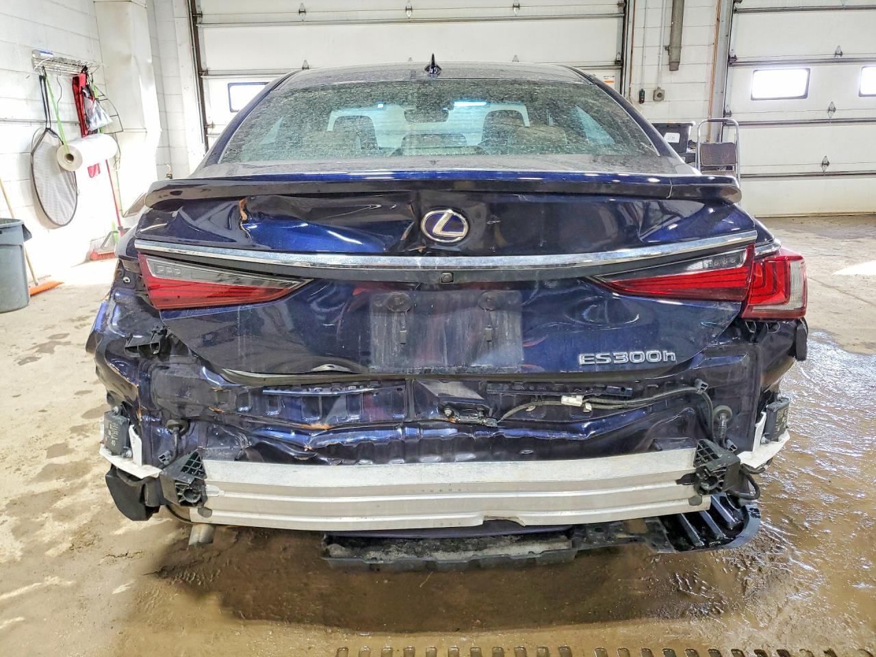 2022 LEXUS ES 300H BASE photo 6
