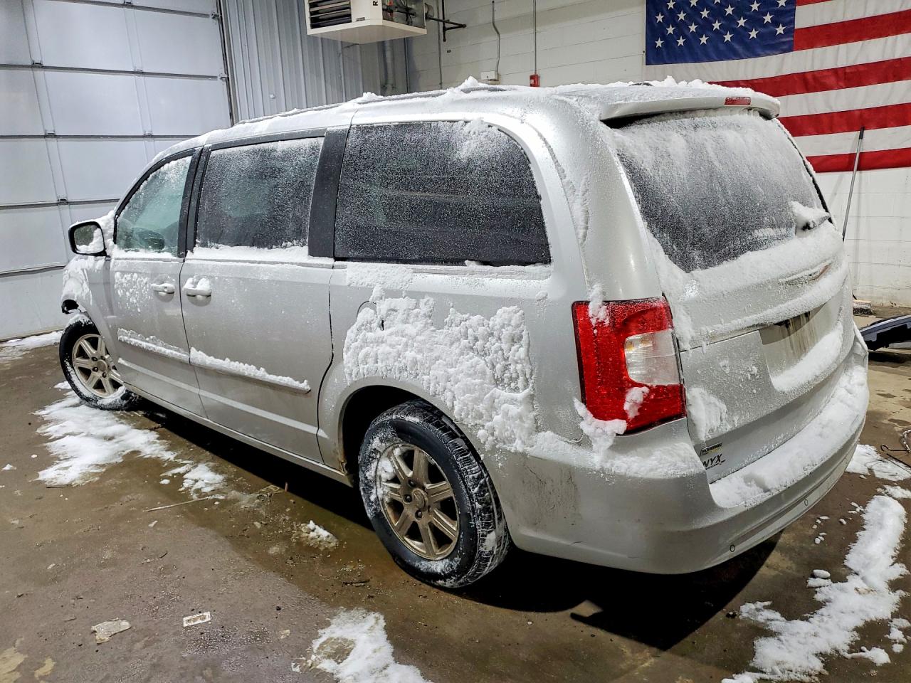 2012 CHRYSLER TOWN & COUNTRY TOURING L photo 3