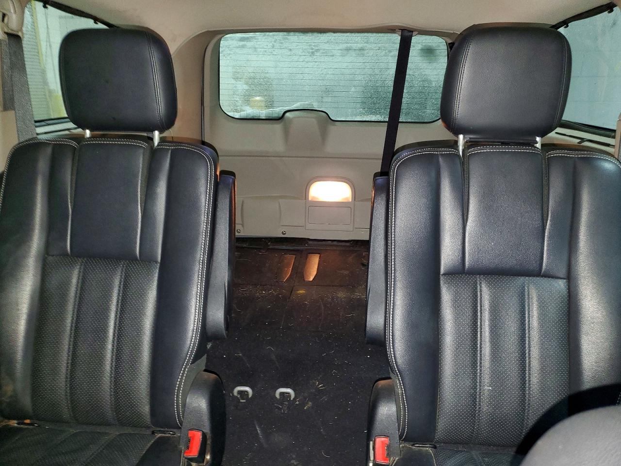 2012 CHRYSLER TOWN & COUNTRY TOURING L photo 19