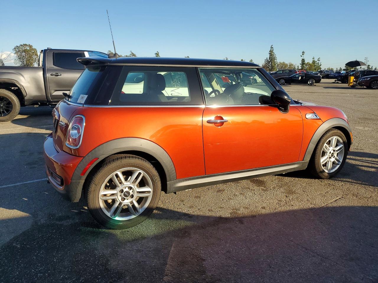 2011 MINI COOPER S photo 3
