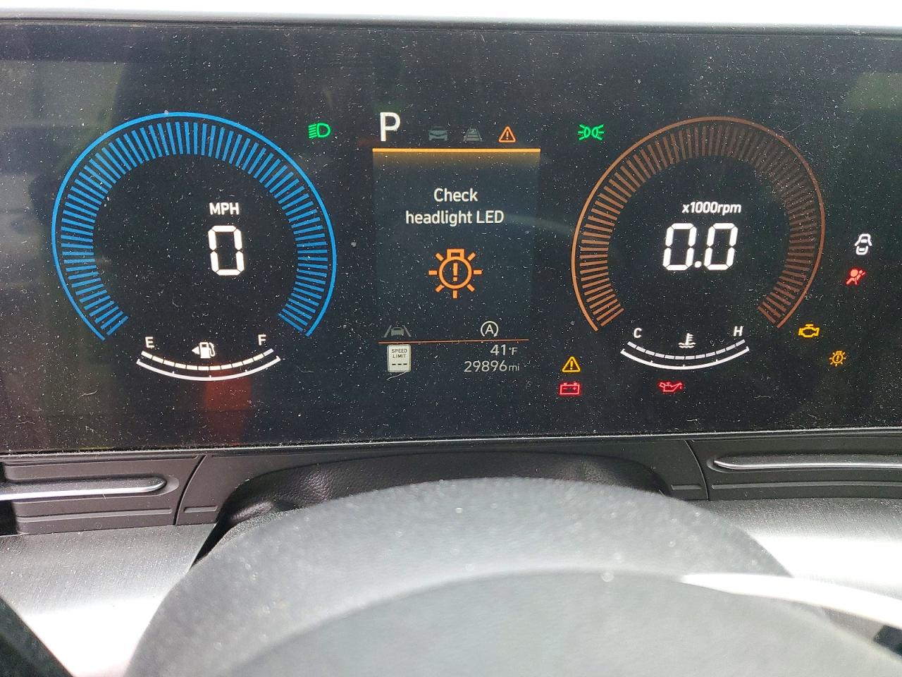 2024 HYUNDAI KONA SE photo 9