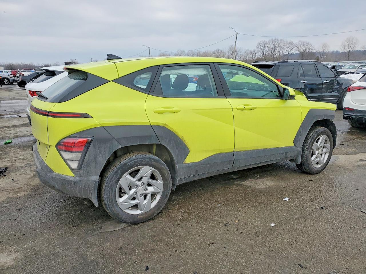 2024 HYUNDAI KONA SE photo 3