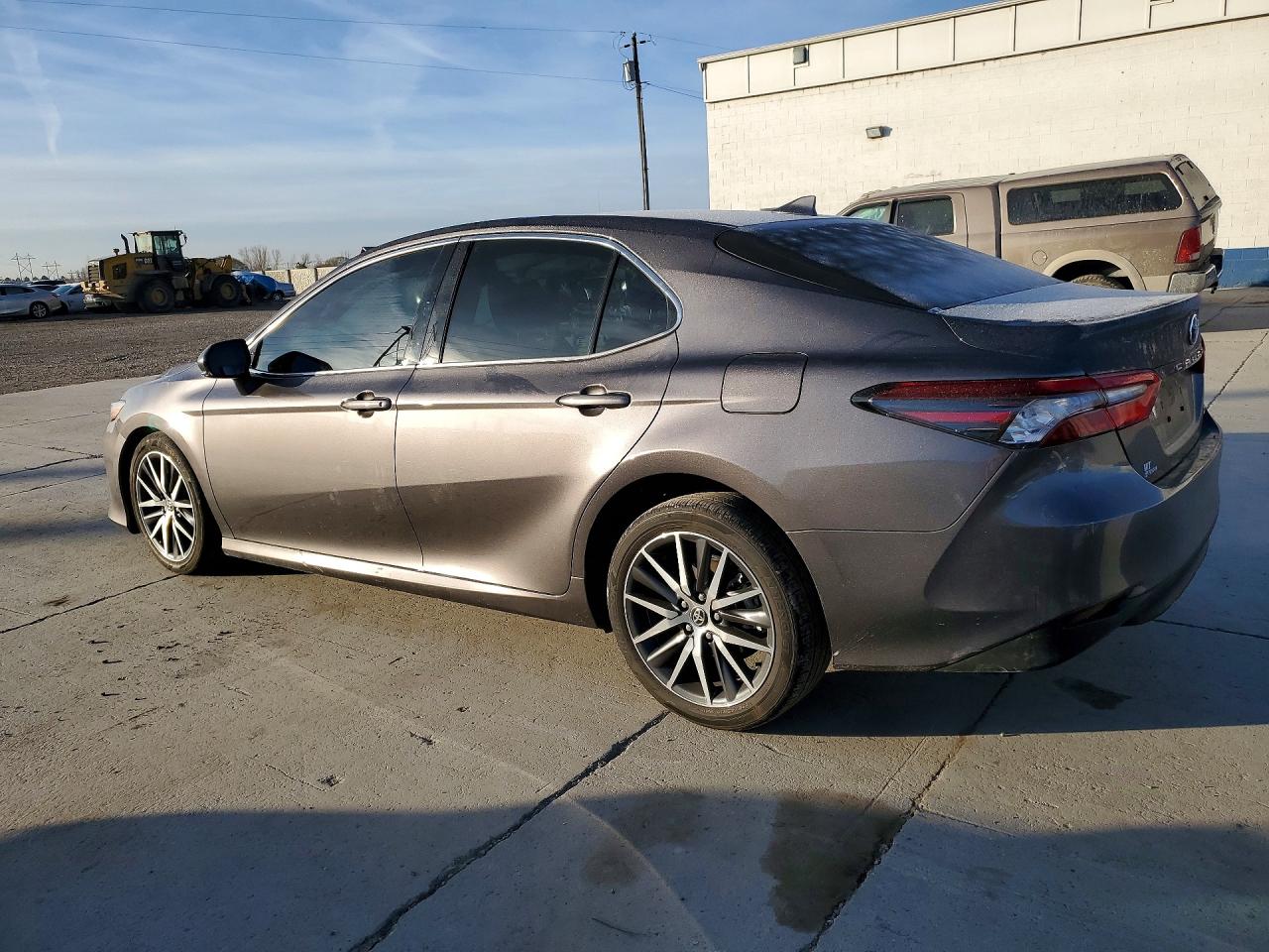 2024 TOYOTA CAMRY XLE photo 2