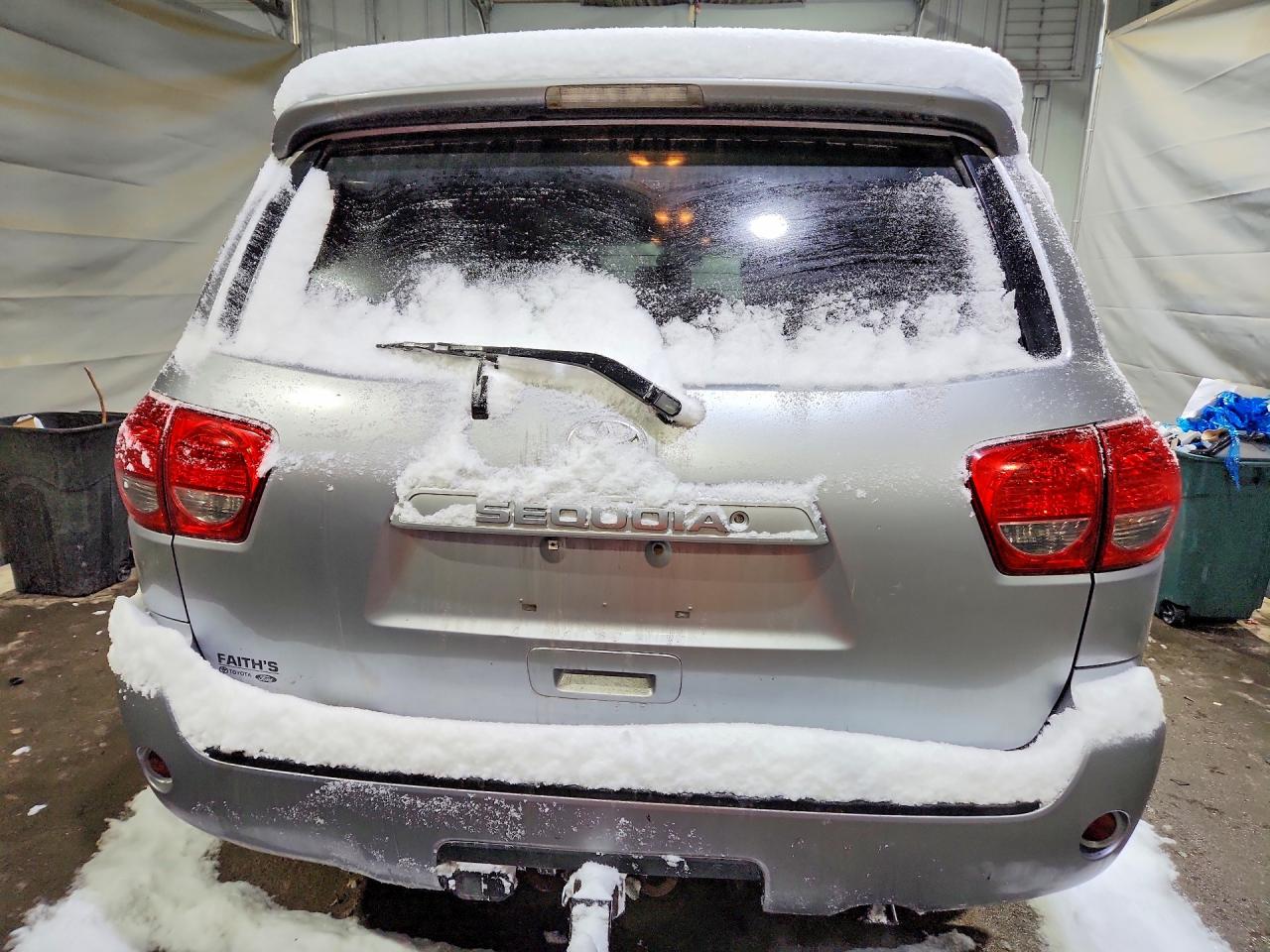 2012 TOYOTA SEQUOIA SR5 photo 16