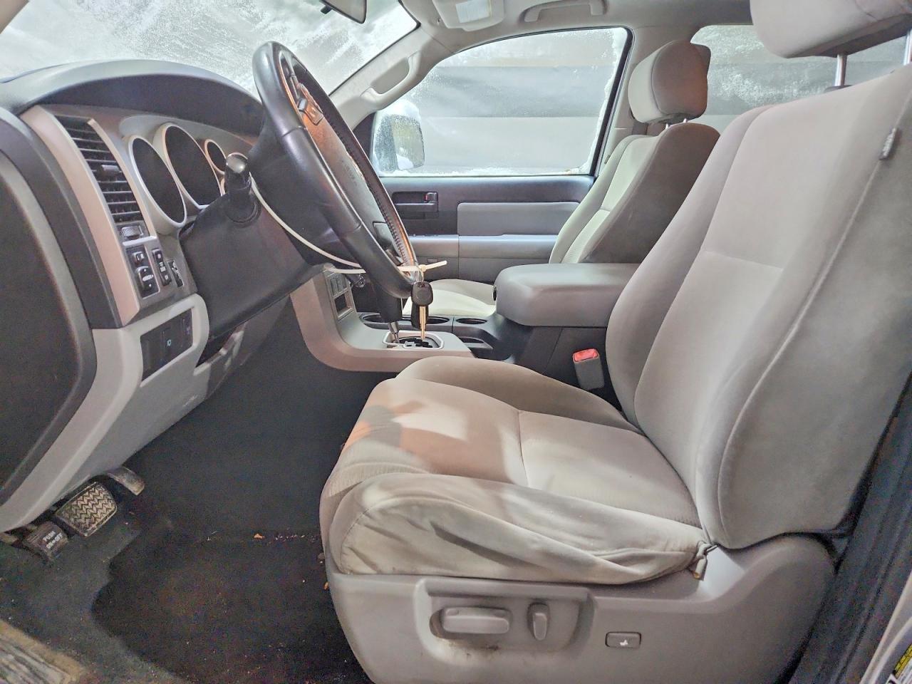 2012 TOYOTA SEQUOIA SR5 photo 19