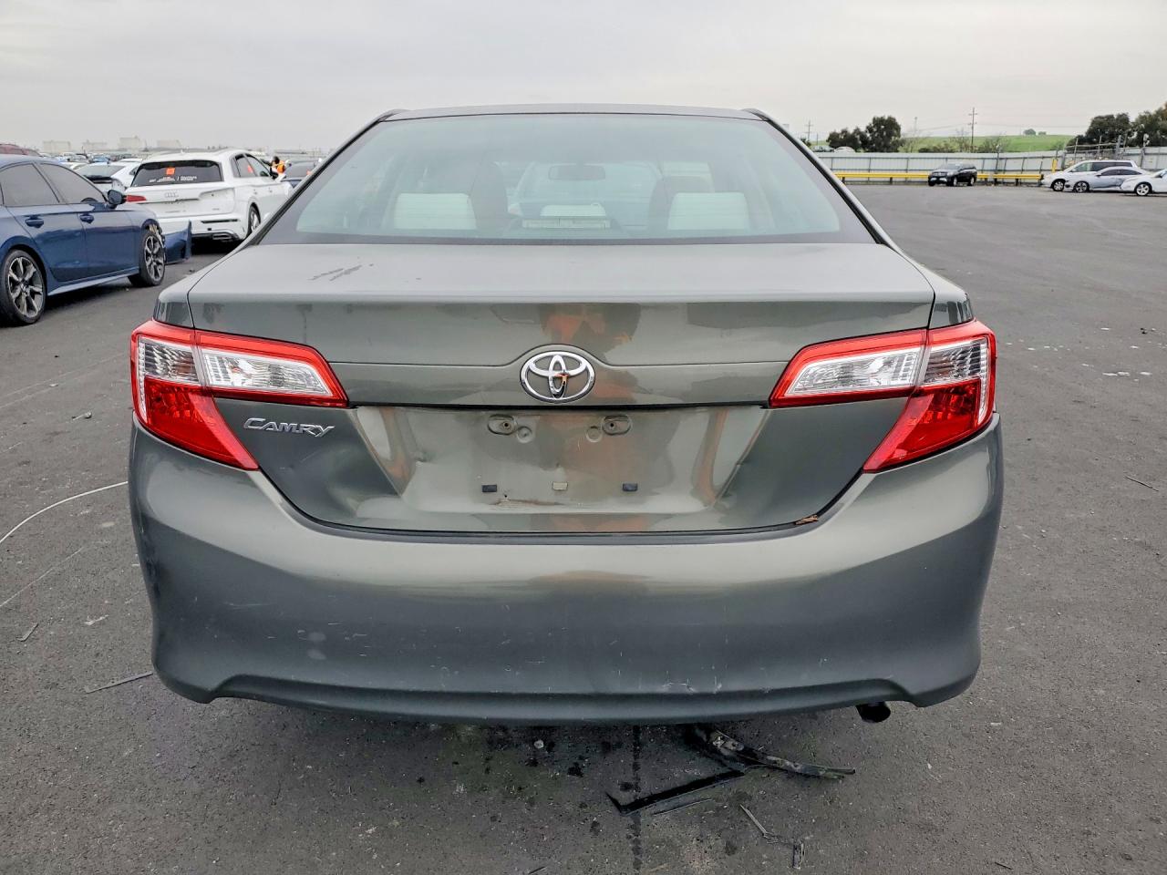 2013 TOYOTA CAMRY L photo 11