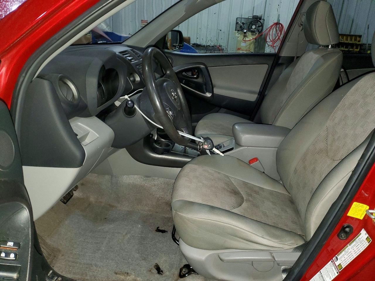 2012 TOYOTA RAV4 photo 7