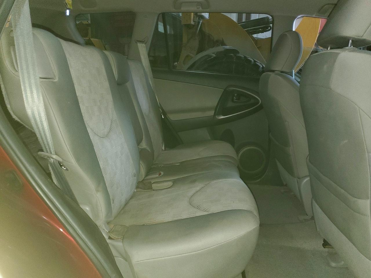 2012 TOYOTA RAV4 photo 11