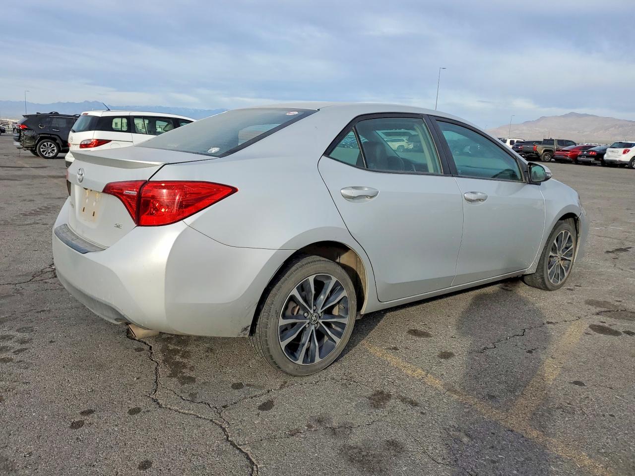 2017 TOYOTA COROLLA L photo 3