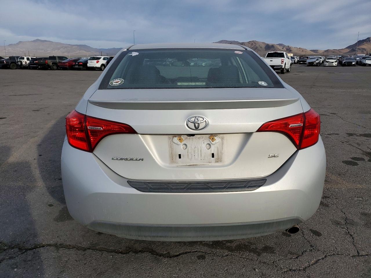 2017 TOYOTA COROLLA L photo 6