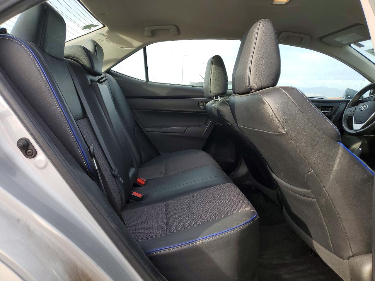 2017 TOYOTA COROLLA L photo 10