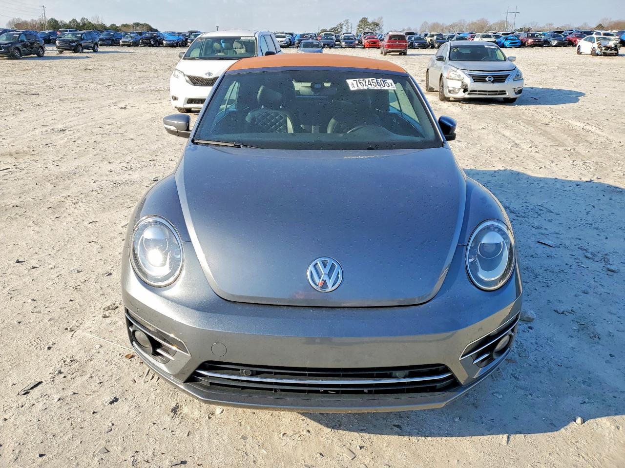 2019 VOLKSWAGEN BEETLE S photo 9