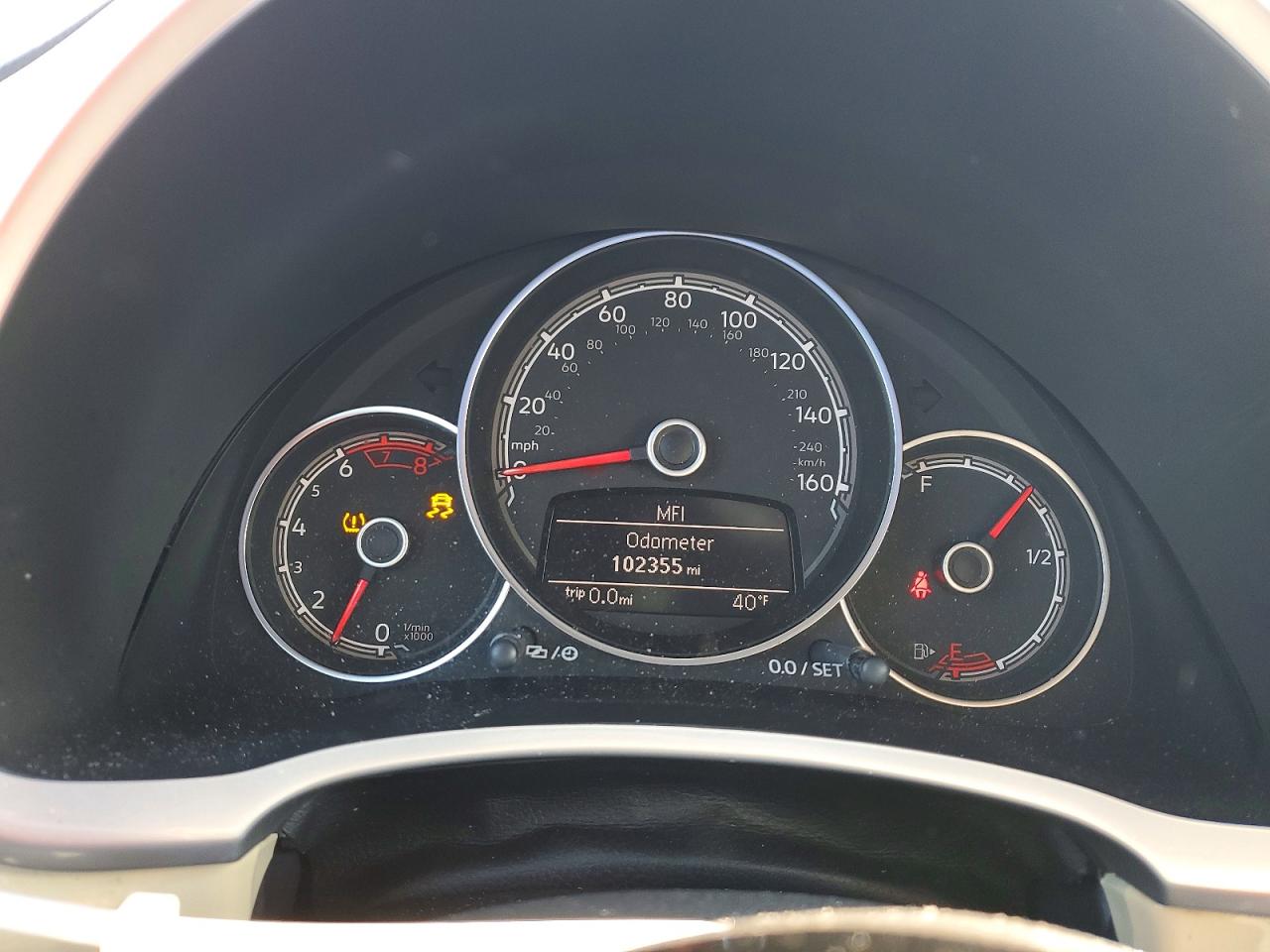 2019 VOLKSWAGEN BEETLE S photo 17