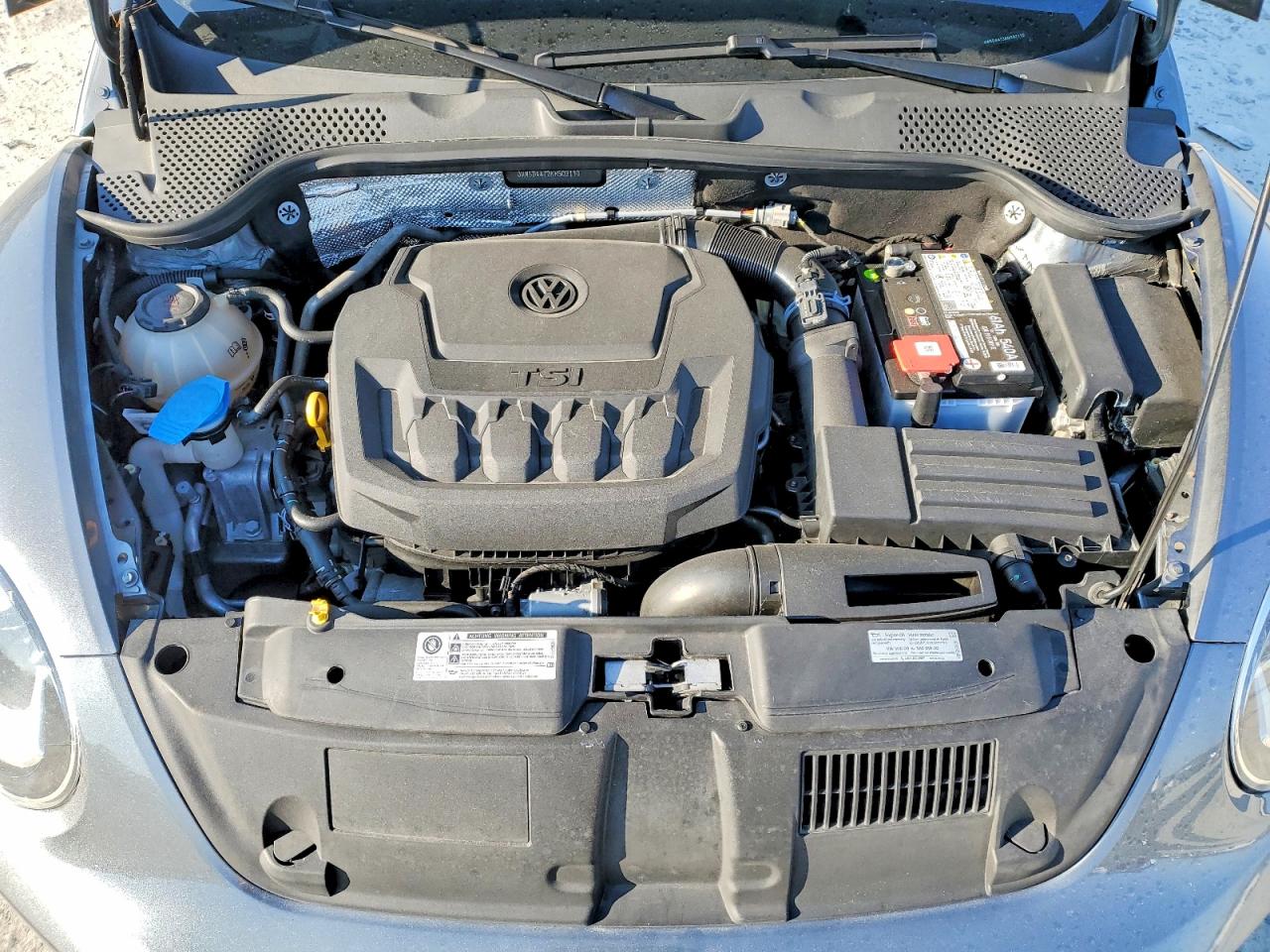 2019 VOLKSWAGEN BEETLE S photo 21