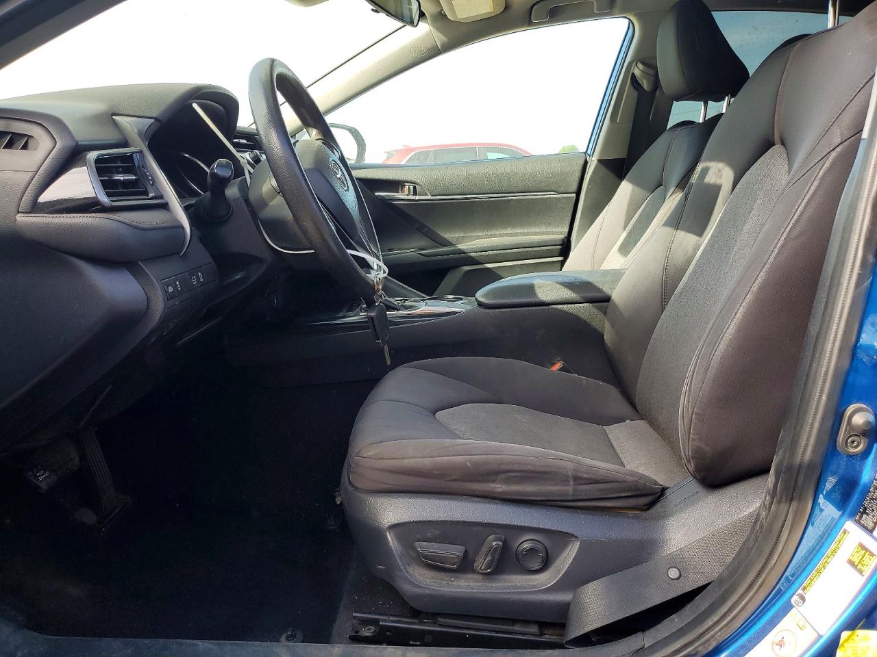 2019 TOYOTA CAMRY L photo 19