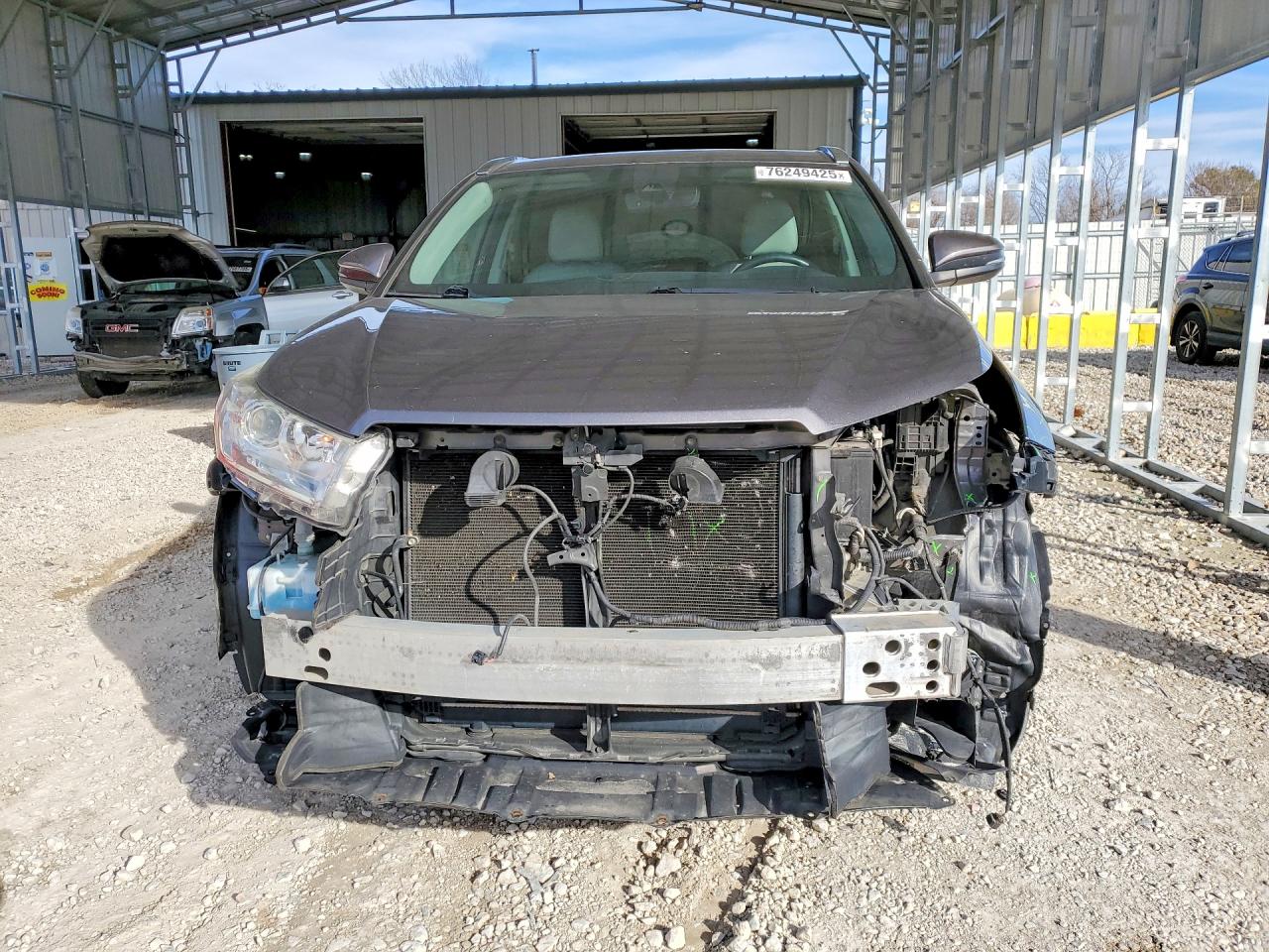 2017 TOYOTA HIGHLANDER SE photo 5