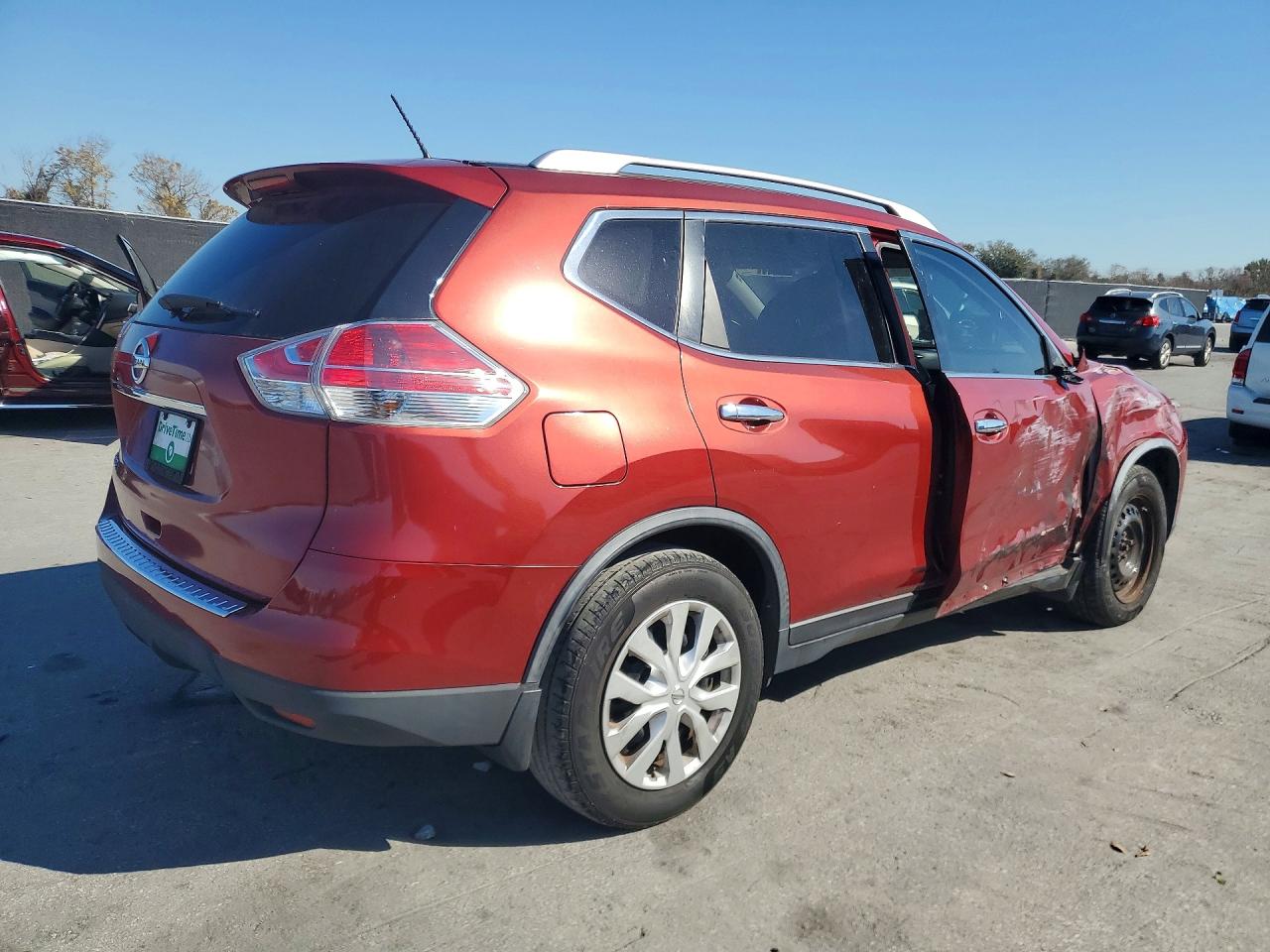 2016 NISSAN ROGUE S photo 5