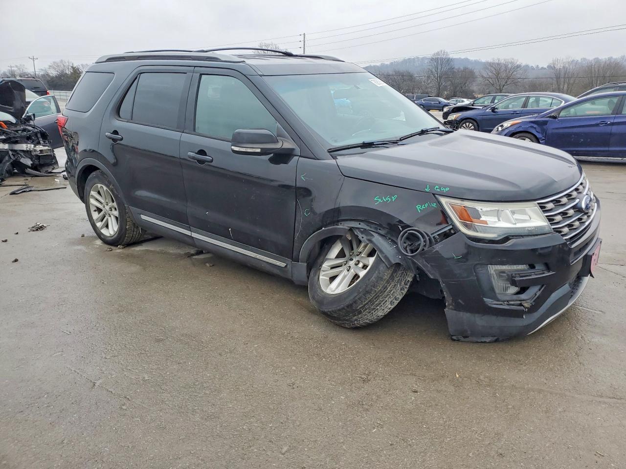 2016 FORD EXPLORER XLT photo 4