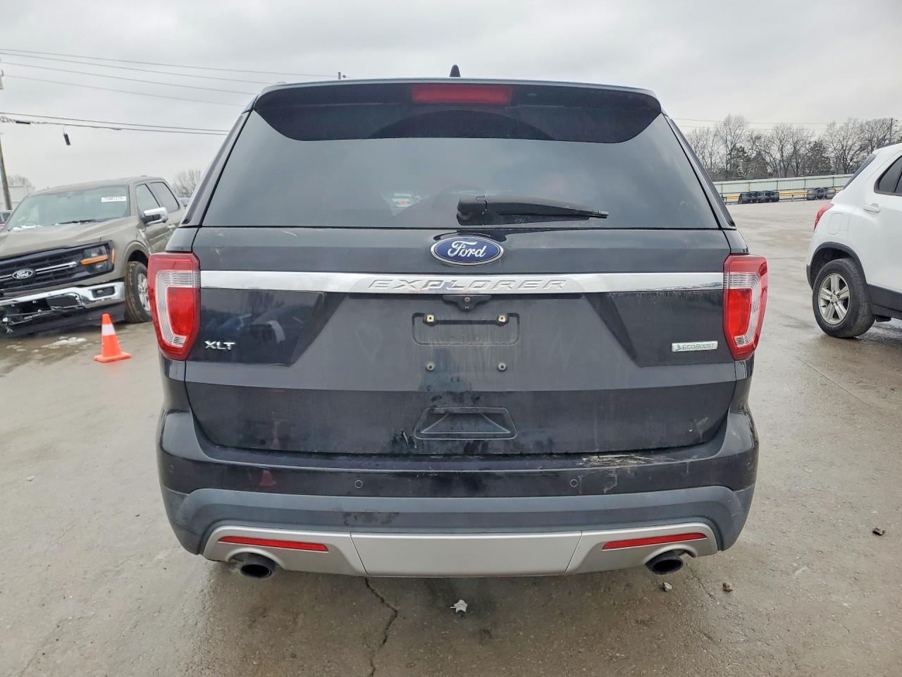2016 FORD EXPLORER XLT photo 6
