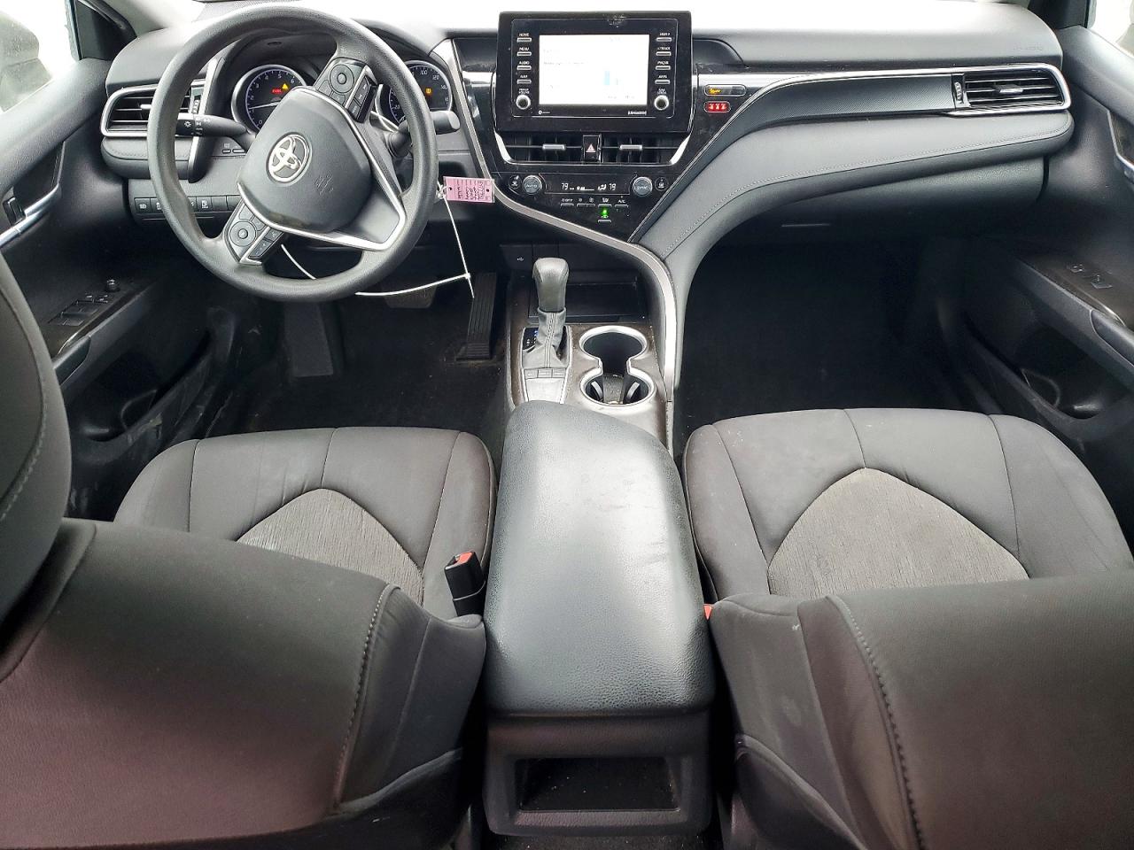 2022 TOYOTA CAMRY LE photo 8