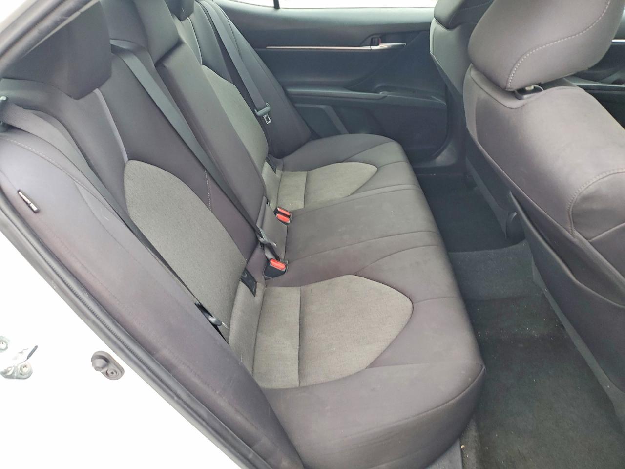 2022 TOYOTA CAMRY LE photo 10