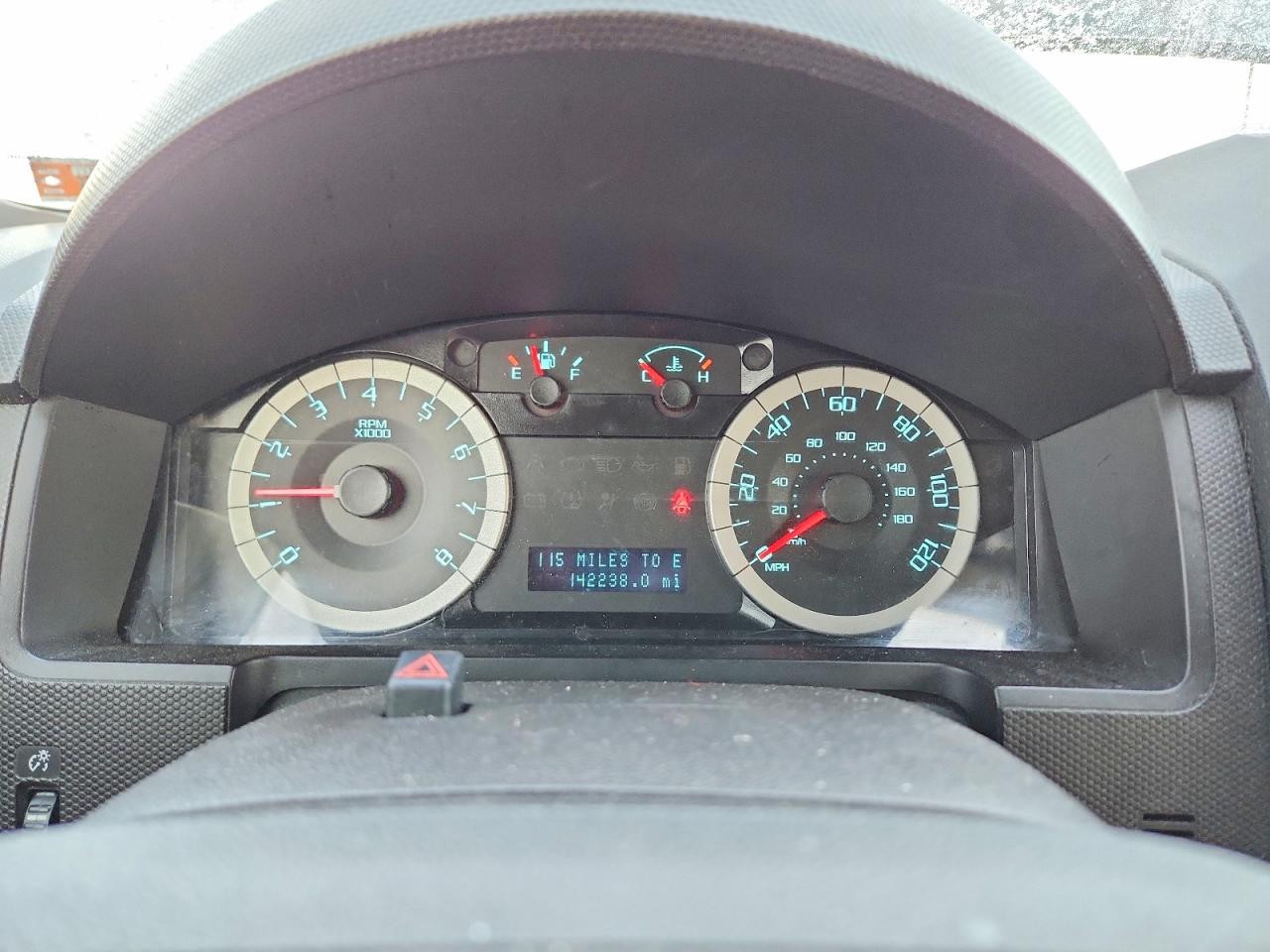 2011 FORD ESCAPE XLT photo 25