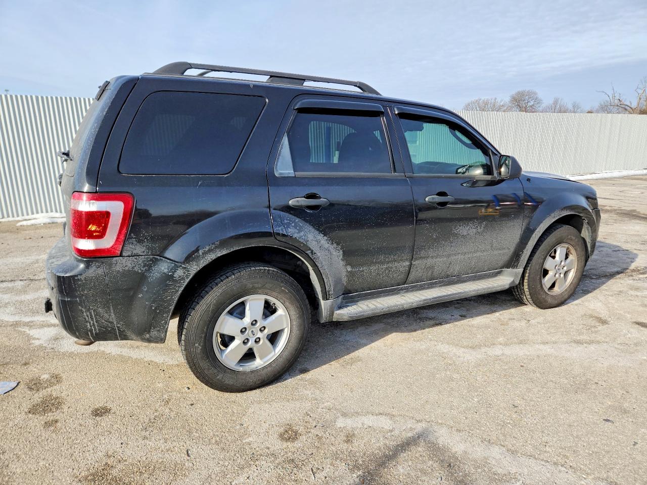 2011 FORD ESCAPE XLT photo 7