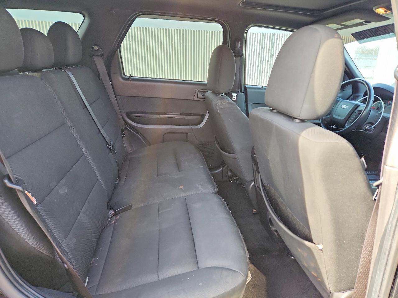 2011 FORD ESCAPE XLT photo 31