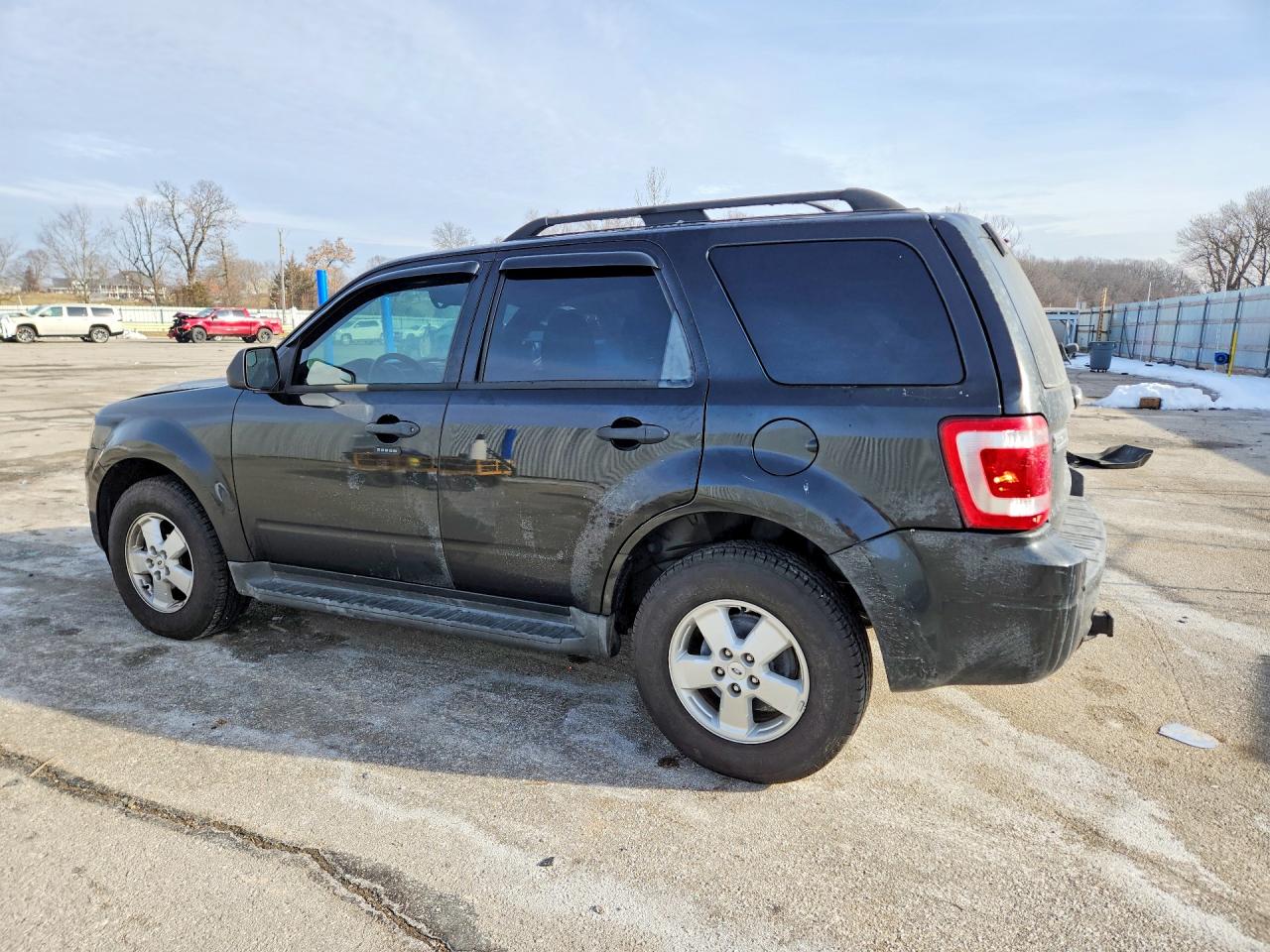 2011 FORD ESCAPE XLT photo 4