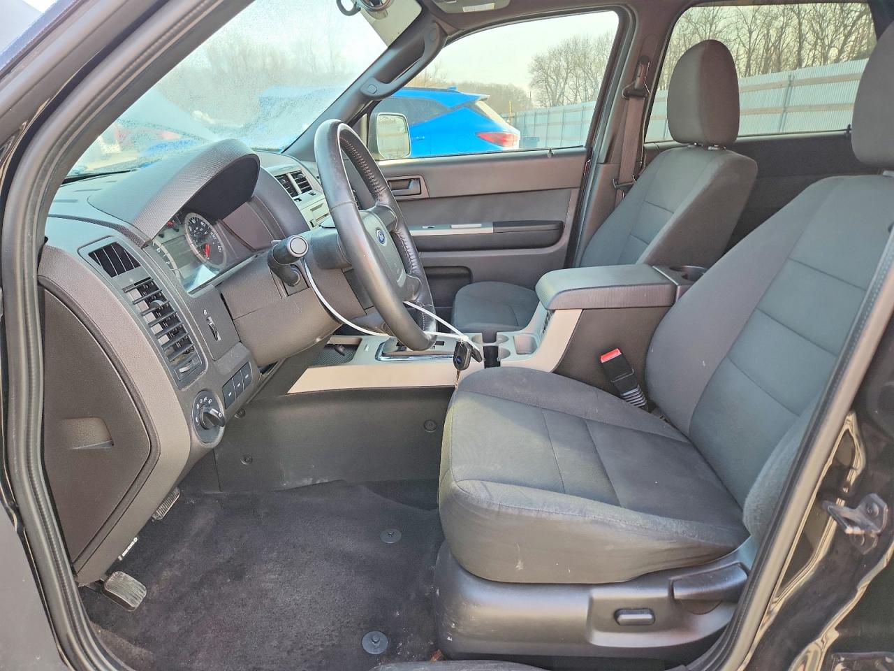 2011 FORD ESCAPE XLT photo 19