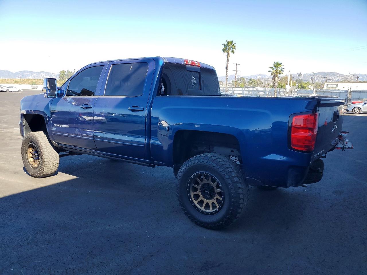 2017 CHEVROLET SILVERADO C1500 LT photo 4