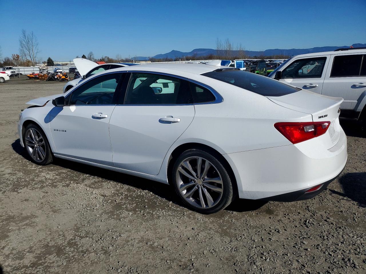 2023 CHEVROLET MALIBU LT photo 5