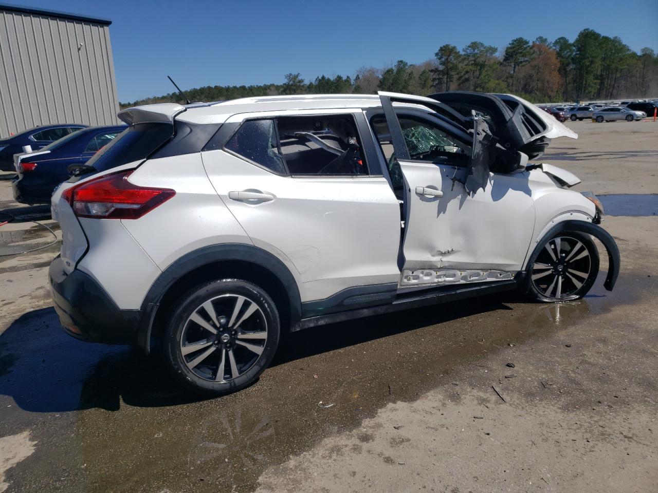 2019 NISSAN KICKS S photo 5