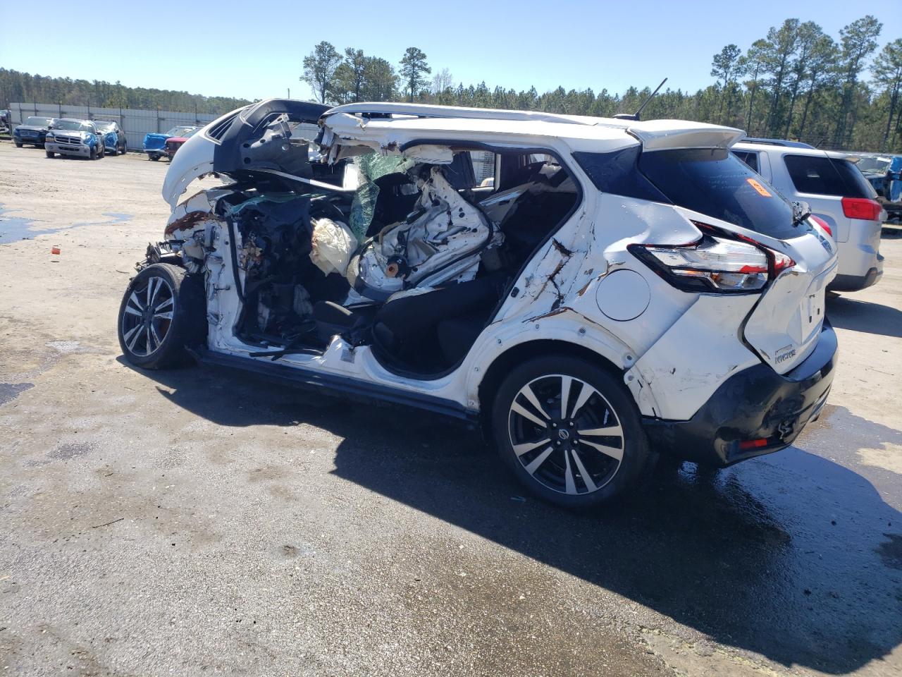 2019 NISSAN KICKS S photo 3