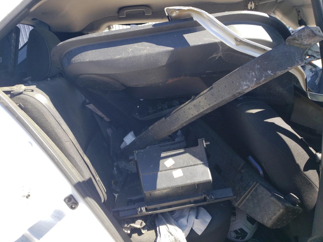 2019 NISSAN KICKS S photo 21