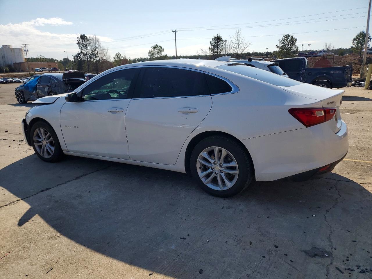 2018 CHEVROLET MALIBU LT photo 2