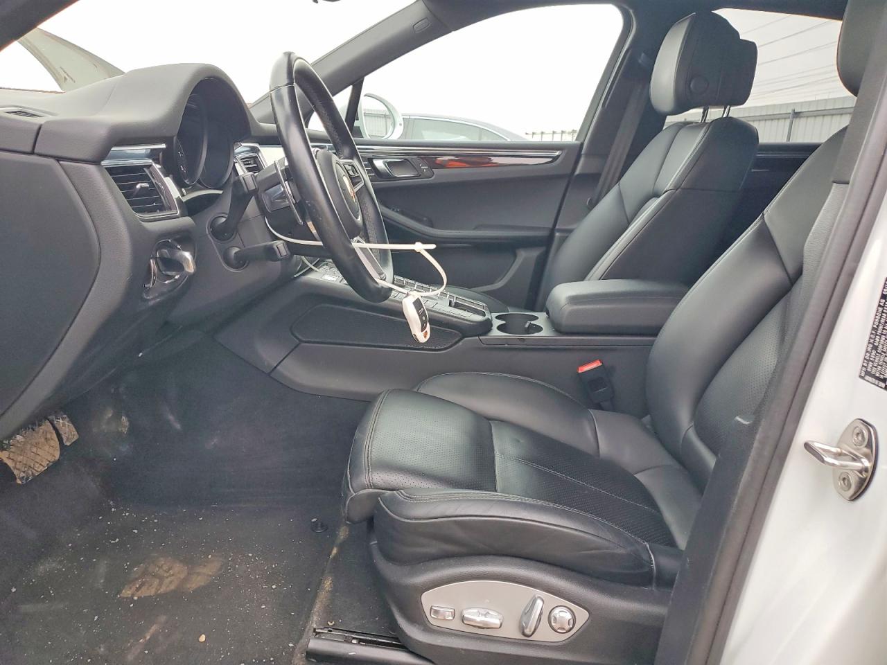2018 PORSCHE MACAN photo 13