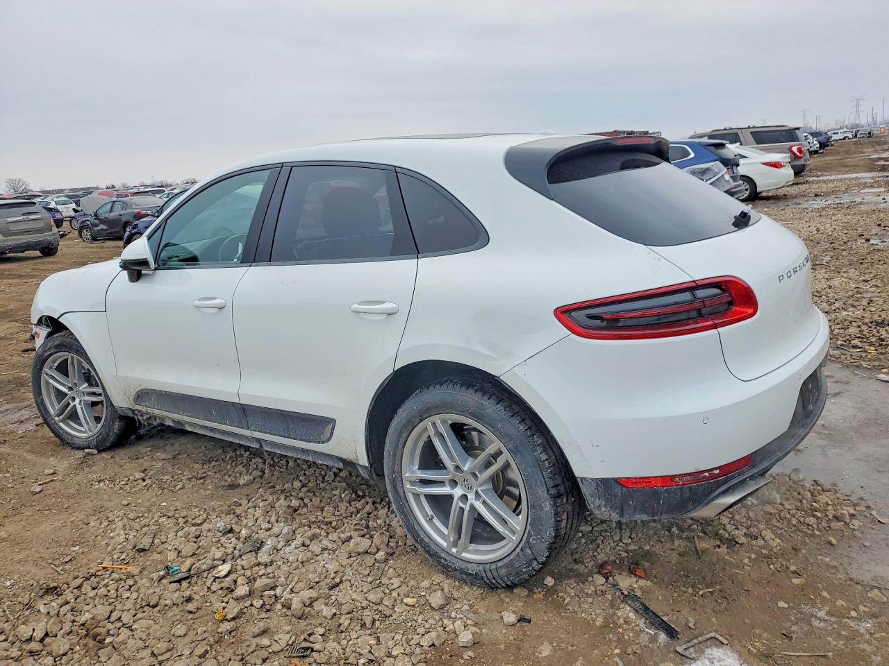 2018 PORSCHE MACAN photo 3