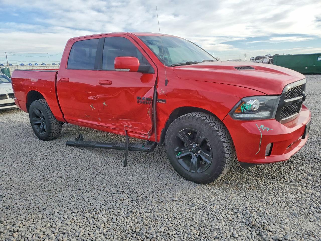 2018 RAM 1500 SPORT photo 4